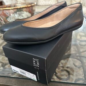 Naturalizer Vivienne Size 10 Wide Black Ballet Flats